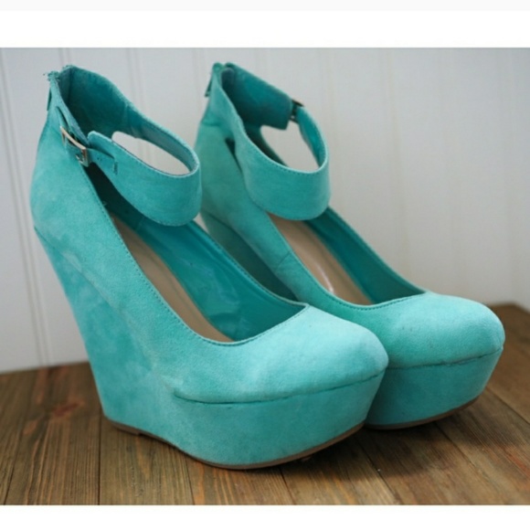 Aqua Wedges - Picture 1 of 8
